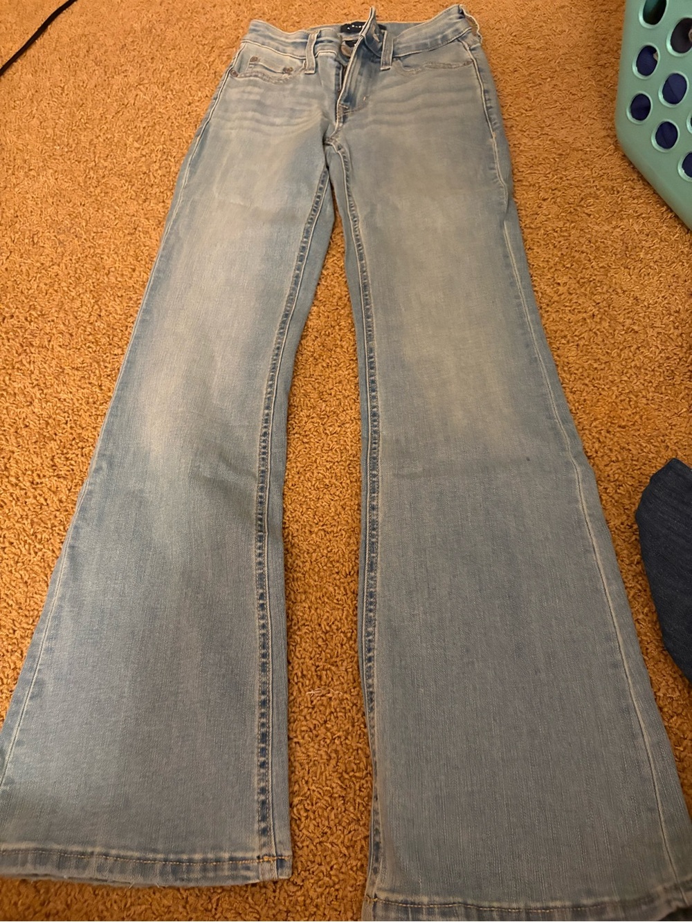 Aeropostale Light Wash Flared Women’s Jeans NEVER WORN